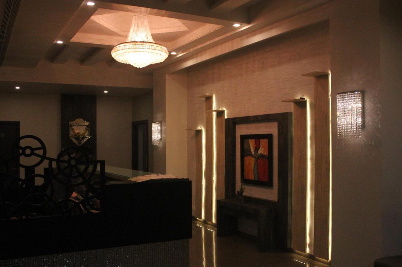 Hotel Nimantran Navi Mumbai Zewnętrze zdjęcie