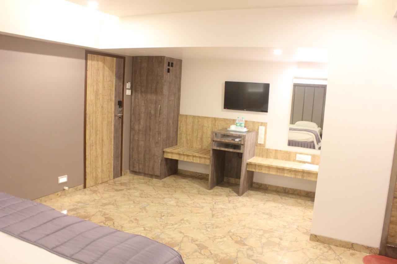 Hotel Nimantran Navi Mumbai Zewnętrze zdjęcie