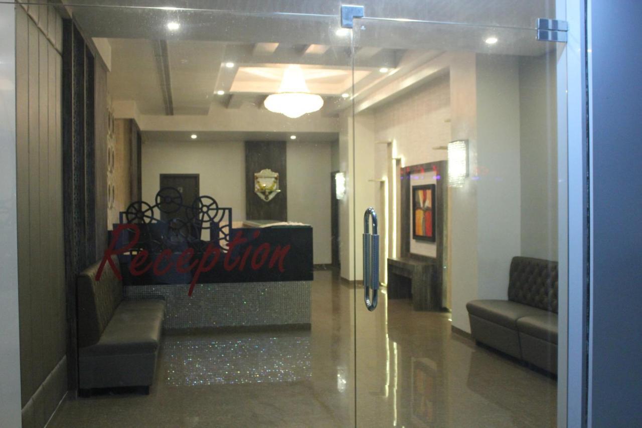 Hotel Nimantran Navi Mumbai Zewnętrze zdjęcie