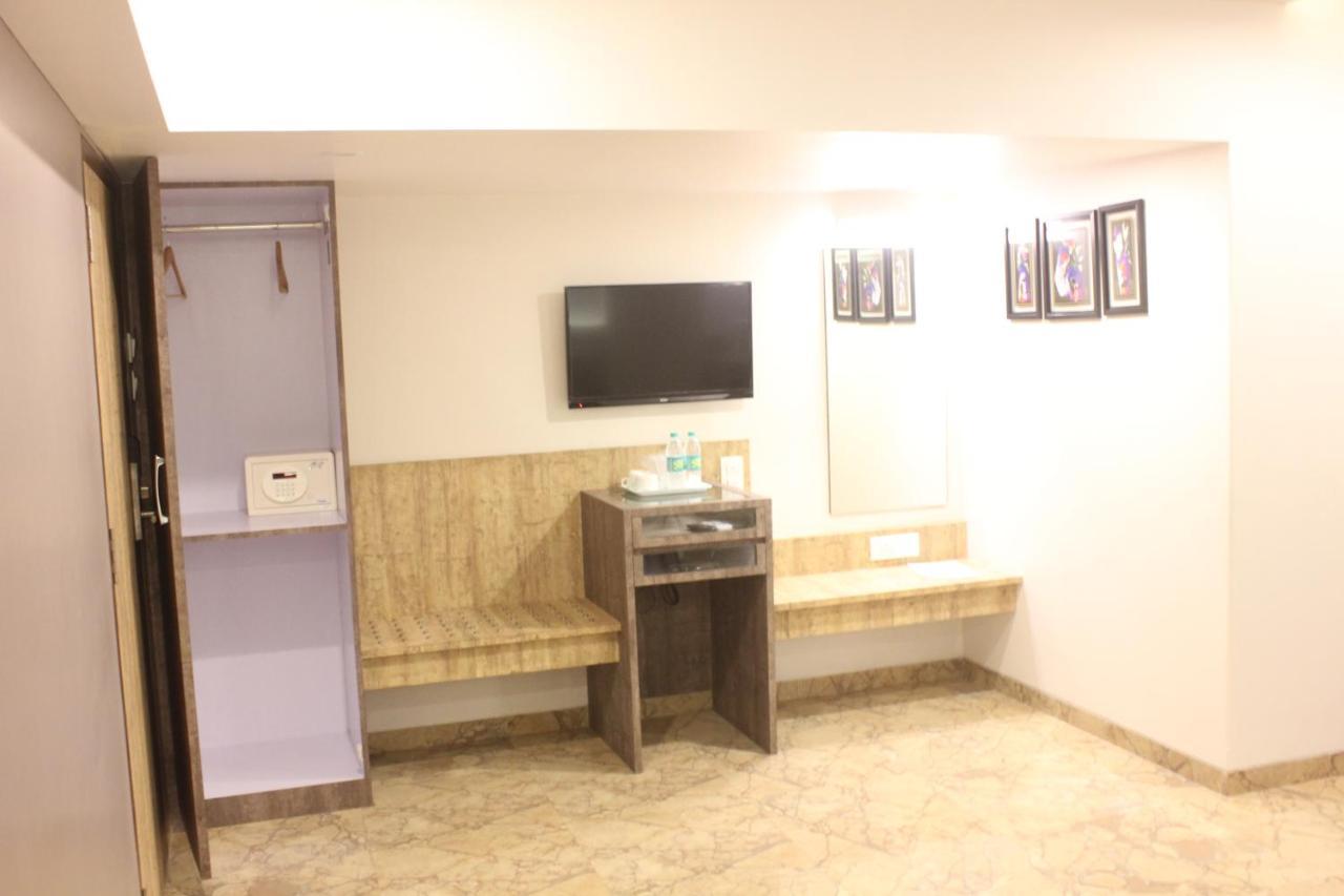 Hotel Nimantran Navi Mumbai Zewnętrze zdjęcie